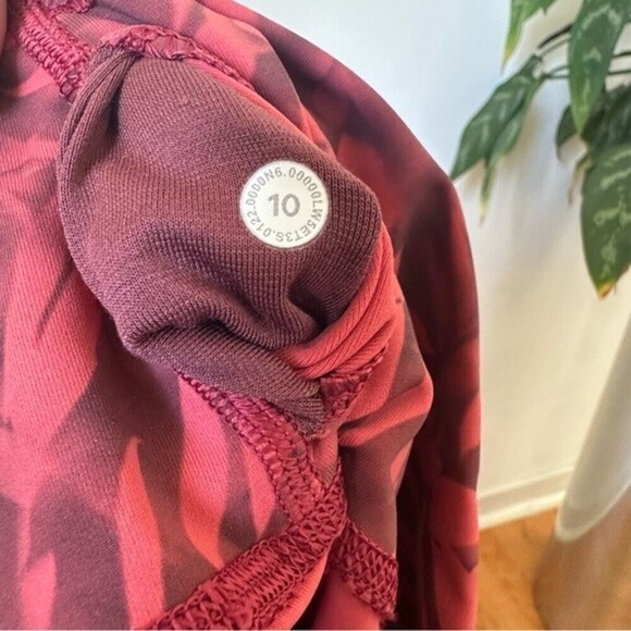 Lululemon Wunder Under High Rise 25 Luxtreme Red Leggings Size 10 - Picture 7 of 7